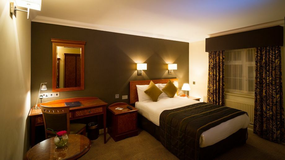 The Royal Chace Hotel Enfield Eksteriør billede